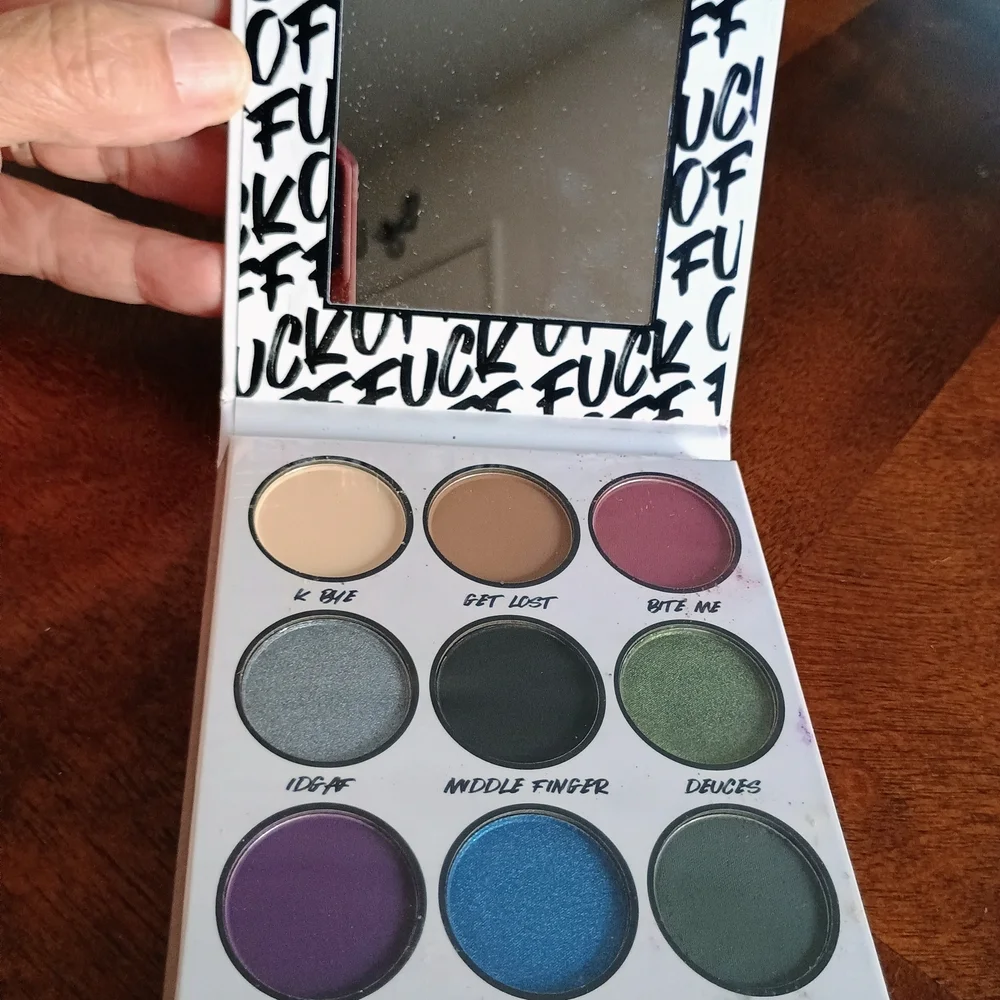 Eyeshadow Palette with Mirror